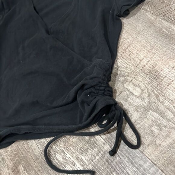 Hollister black Vneck baby tee size xsmall - Picture 4 of 5